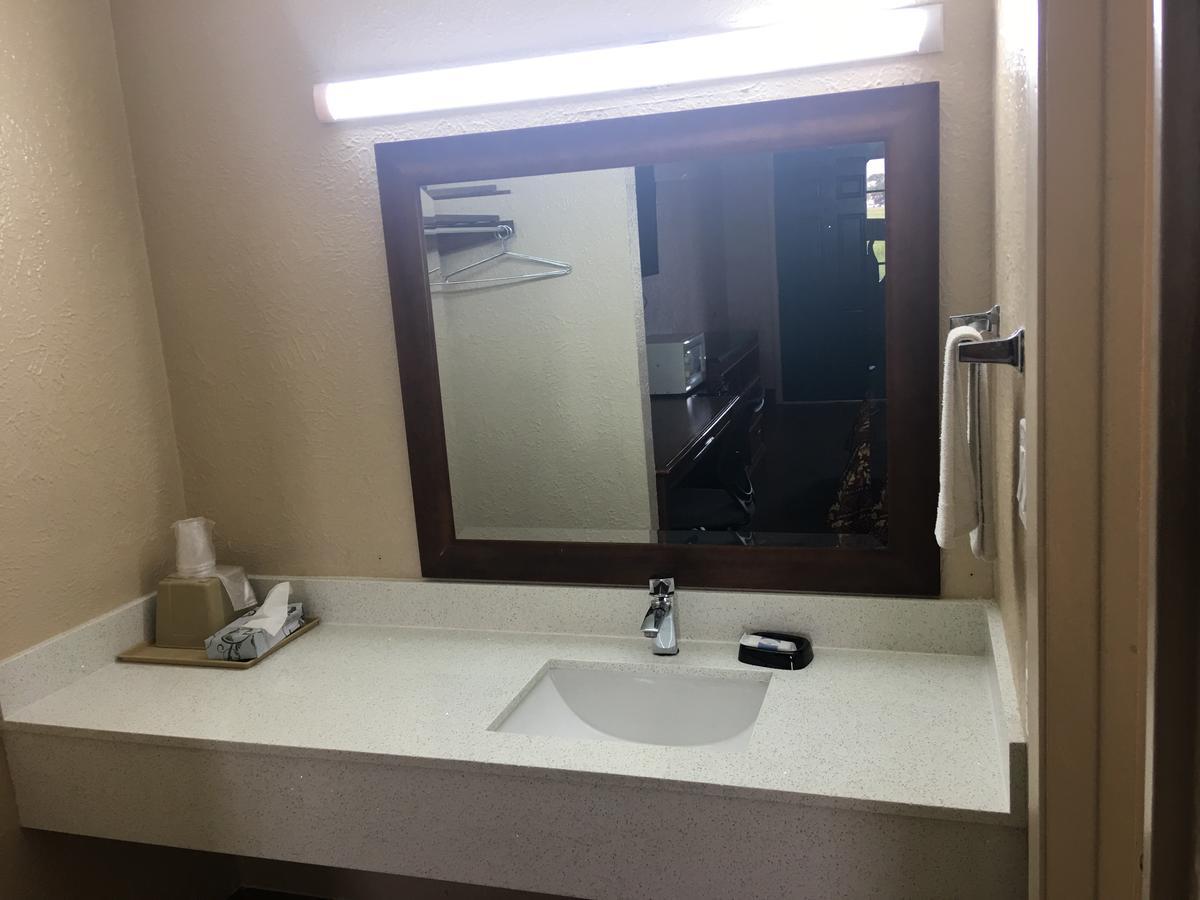 פורט לאבאקה Chaparral Motel מראה חיצוני תמונה