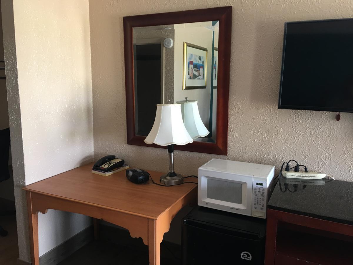 פורט לאבאקה Chaparral Motel מראה חיצוני תמונה